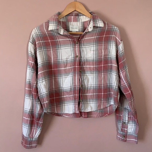 ‘AMERICAN EAGLE’ CROP BUTTON UP!! - Picture 3 of 6